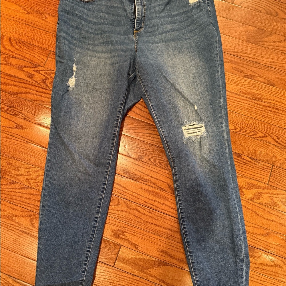 Ava & Viv Light Blue Denim Jeans size 16
High rise skinny jeans